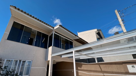 CASA COM QUINTAL NO CENTRO DE PIRAQUARA