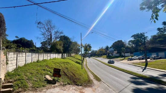 TERRENO COM 1.800m² PERTINHO DO ALPHAVILLE