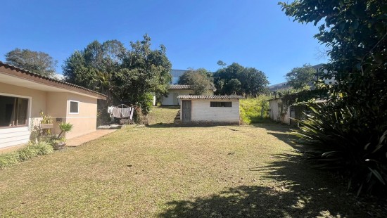 TERRENO COM 1.800m² PERTINHO DO ALPHAVILLE