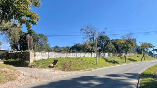 TERRENO COM 1.800m² PERTINHO DO ALPHAVILLE