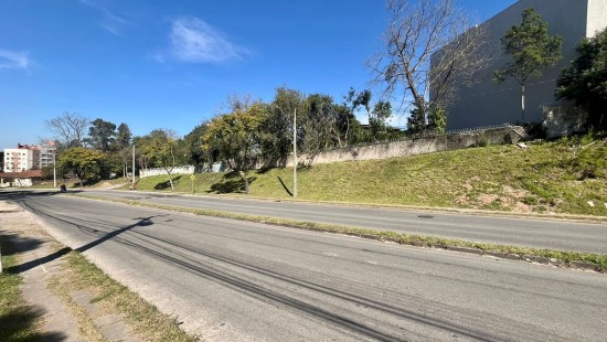TERRENO COM 1.800m² PERTINHO DO ALPHAVILLE