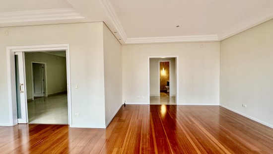 APARTAMENTO AMPLO NO BATEL