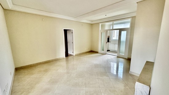 APARTAMENTO AMPLO NO BATEL