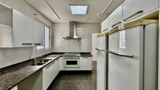 APARTAMENTO AMPLO NO BATEL