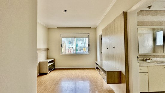 APARTAMENTO AMPLO NO BATEL