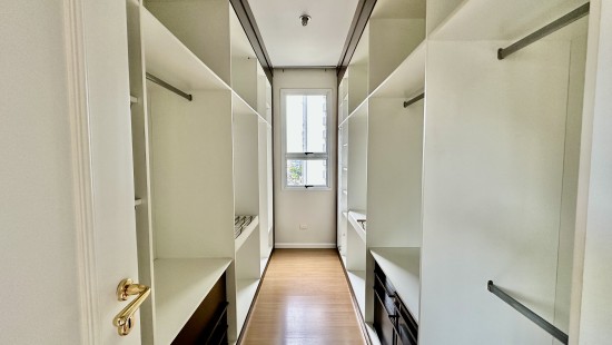 APARTAMENTO AMPLO NO BATEL