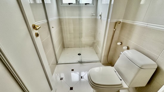 APARTAMENTO AMPLO NO BATEL