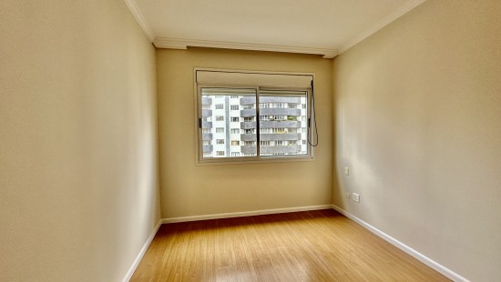 APARTAMENTO AMPLO NO BATEL
