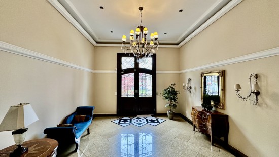 APARTAMENTO AMPLO NO BATEL