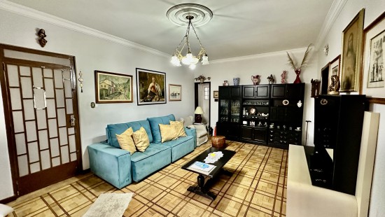 CASA NO PORTÃO COM TERRENO ZR-4