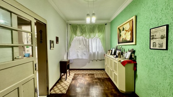 CASA NO PORTÃO COM TERRENO ZR-4