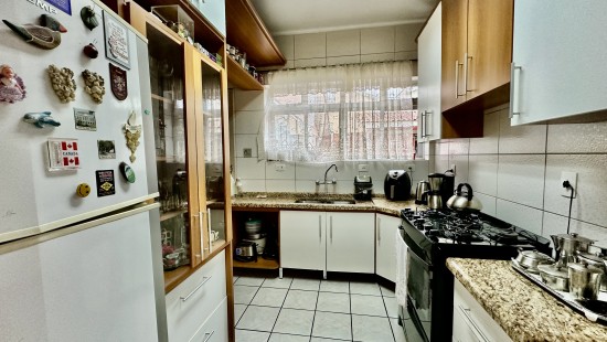 CASA NO PORTÃO COM TERRENO ZR-4