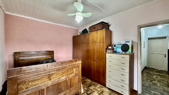 CASA NO PORTÃO COM TERRENO ZR-4