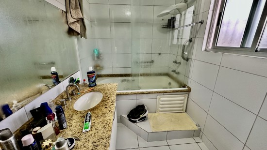 CASA NO PORTÃO COM TERRENO ZR-4