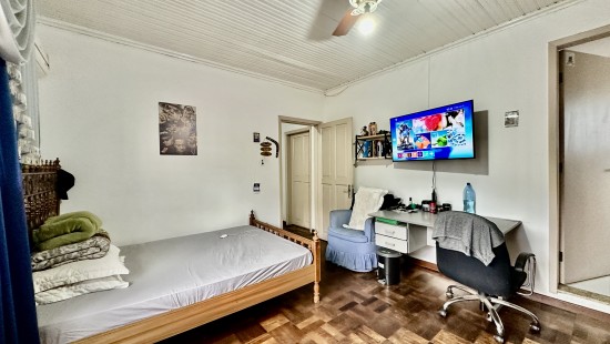 CASA NO PORTÃO COM TERRENO ZR-4