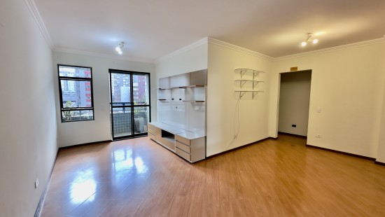 APARTAMENTO AMPLO NO ÁGUA VERDE