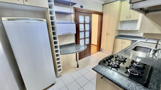 APARTAMENTO AMPLO NO ÁGUA VERDE