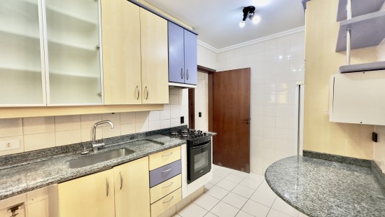 APARTAMENTO AMPLO NO ÁGUA VERDE