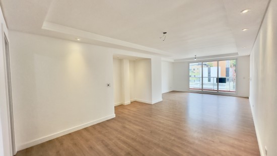 AMPLO APARTAMENTO ÁGUA VERDE