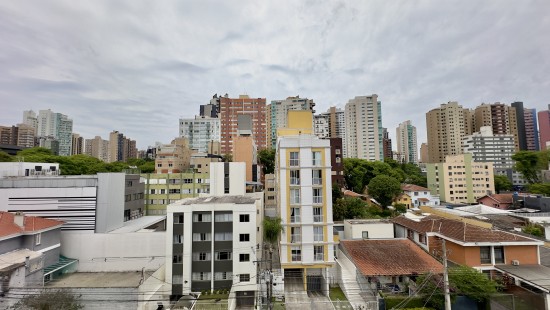 AMPLO APARTAMENTO ÁGUA VERDE