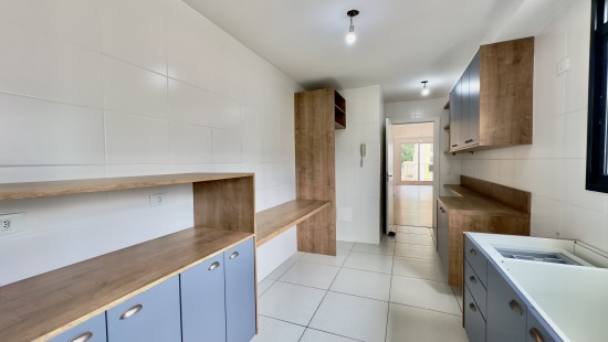 AMPLO APARTAMENTO ÁGUA VERDE