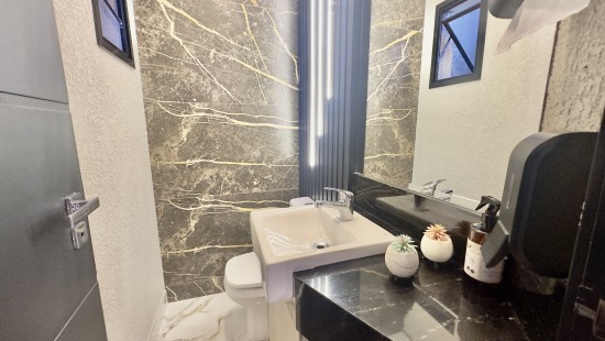SOBRADO TRIPLEX MOBILIADO HAUER