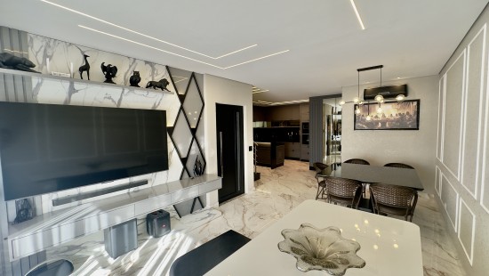 SOBRADO TRIPLEX MOBILIADO HAUER