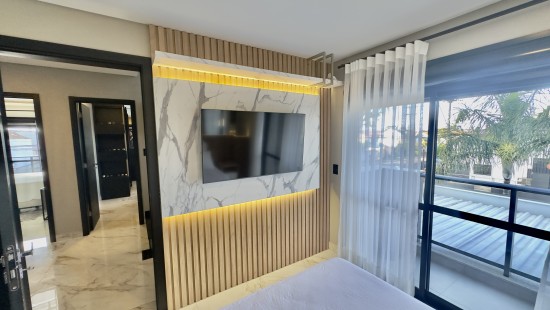 SOBRADO TRIPLEX MOBILIADO HAUER